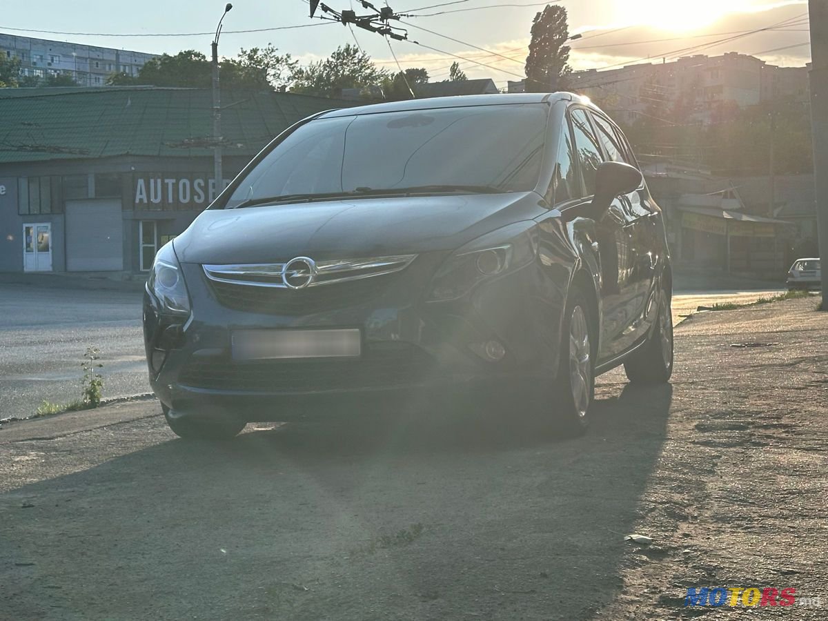 2016' Opel Zafira photo #6