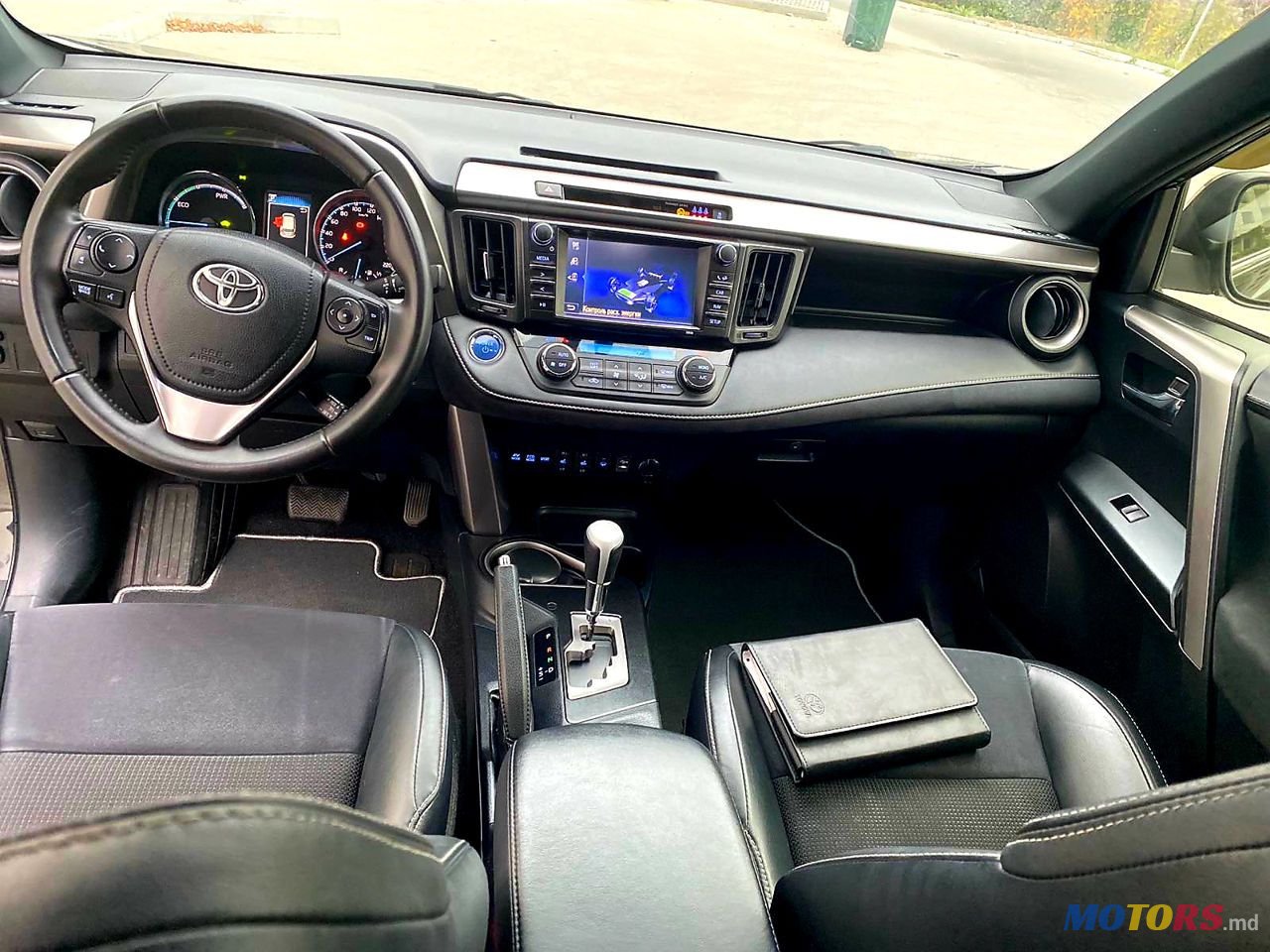 2016' Toyota RAV4 photo #5