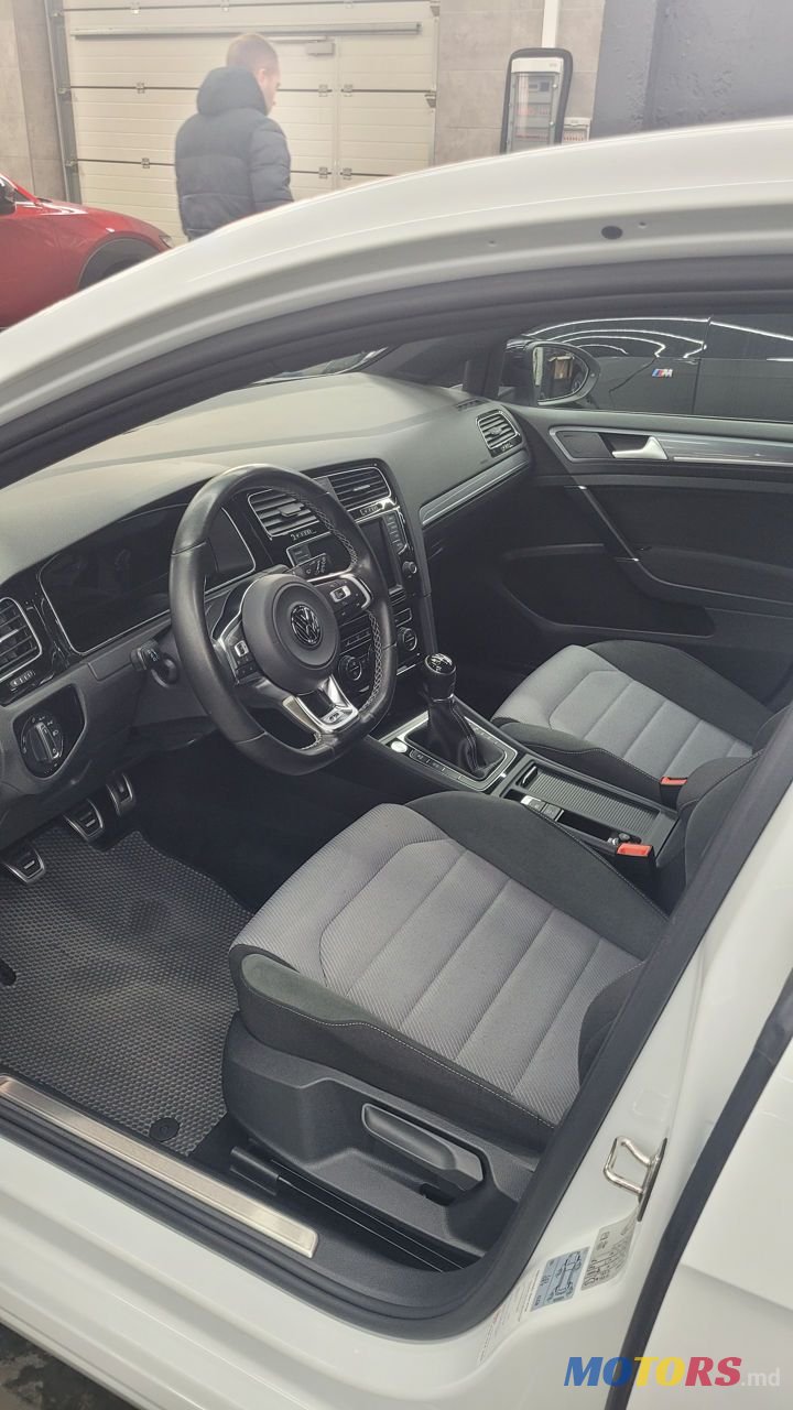 2007' Volkswagen Golf photo #4