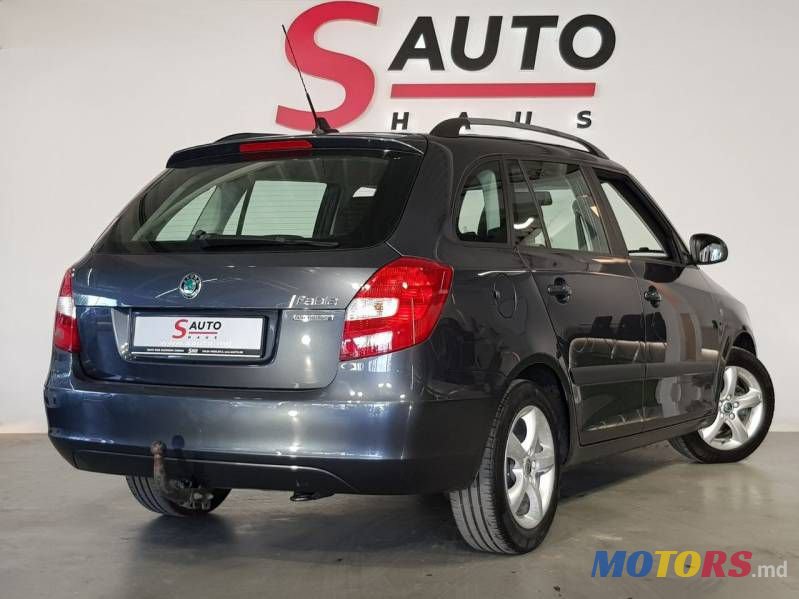 2011' Skoda Fabia photo #2
