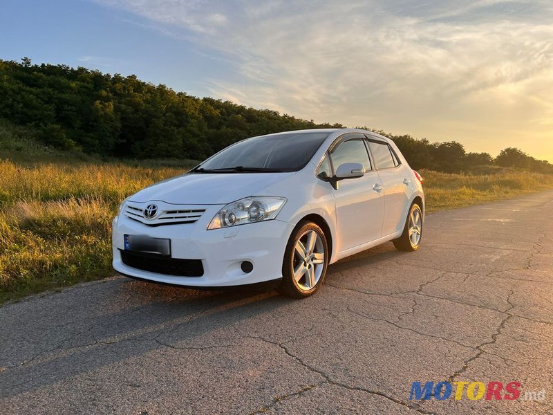 2010' Toyota Auris photo #6