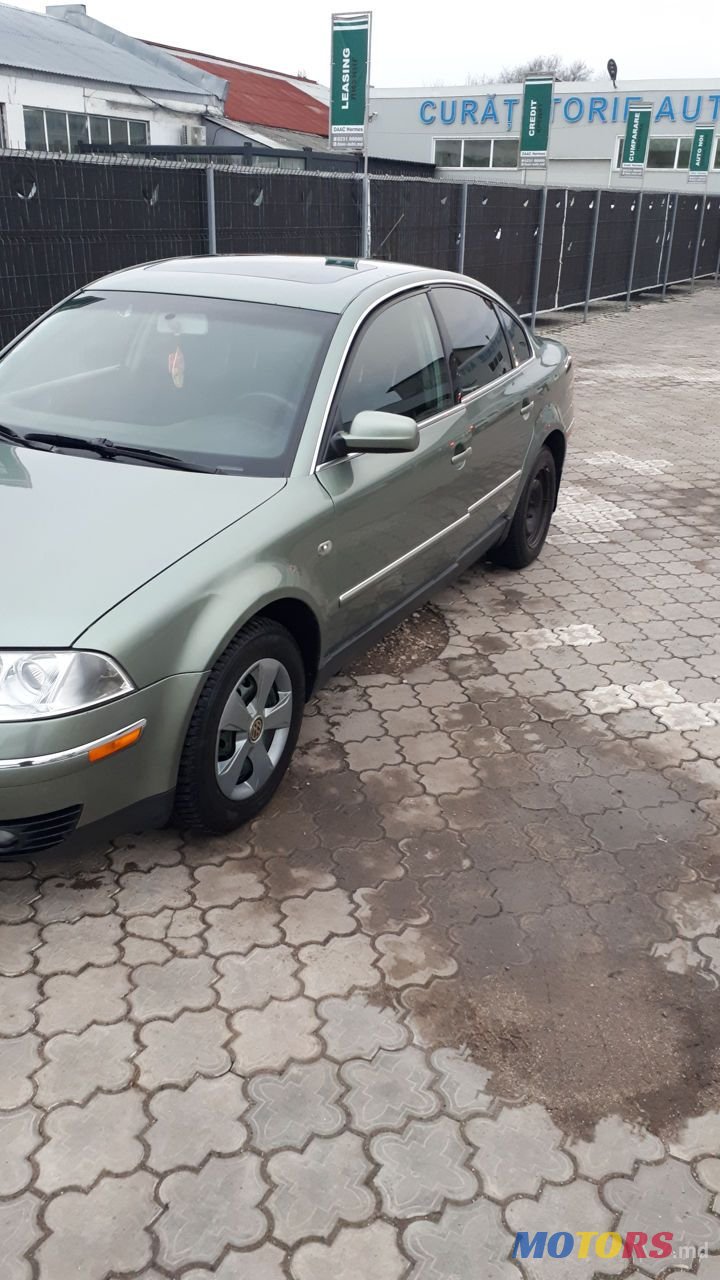 2003' Volkswagen Passat photo #2