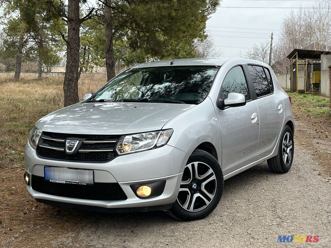 2013' Dacia Sandero photo #1