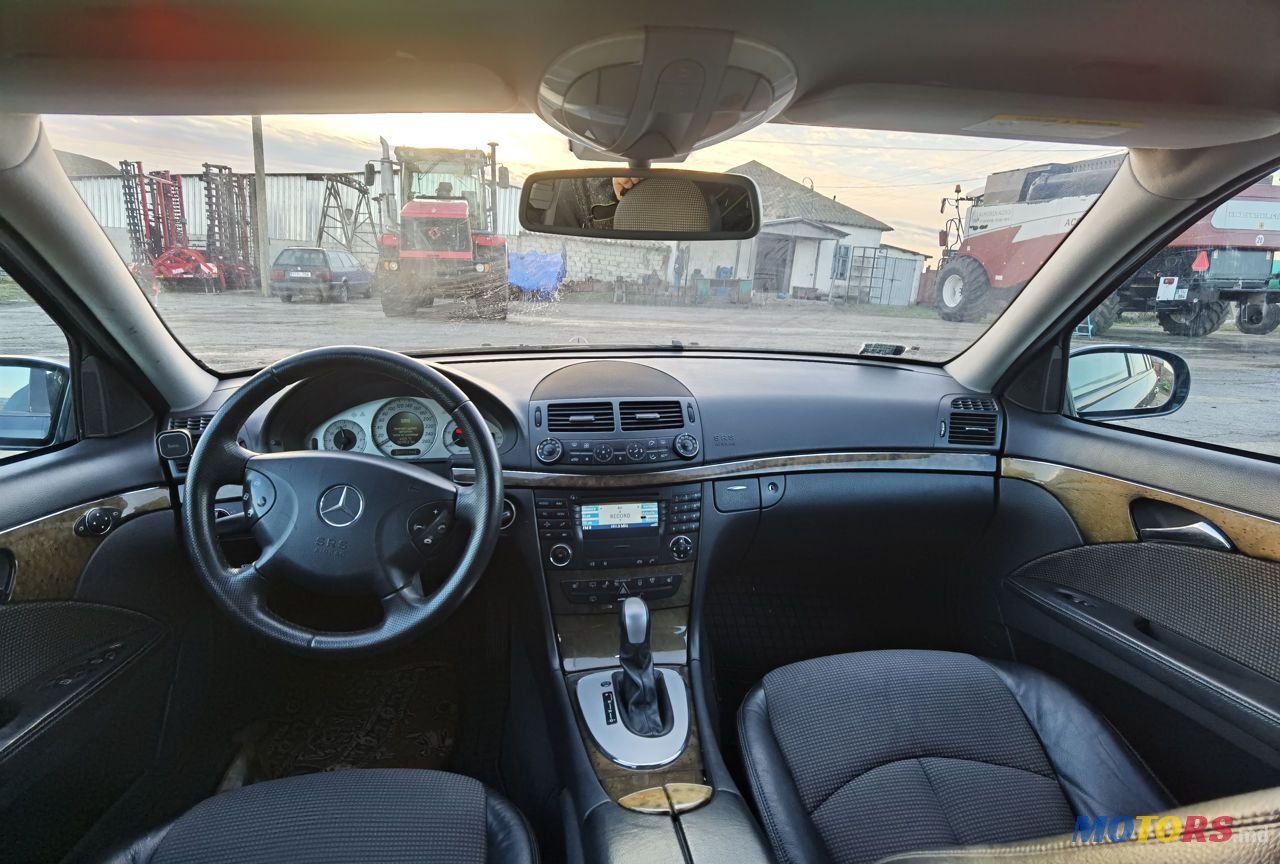 2004' Mercedes-Benz E Класс photo #5