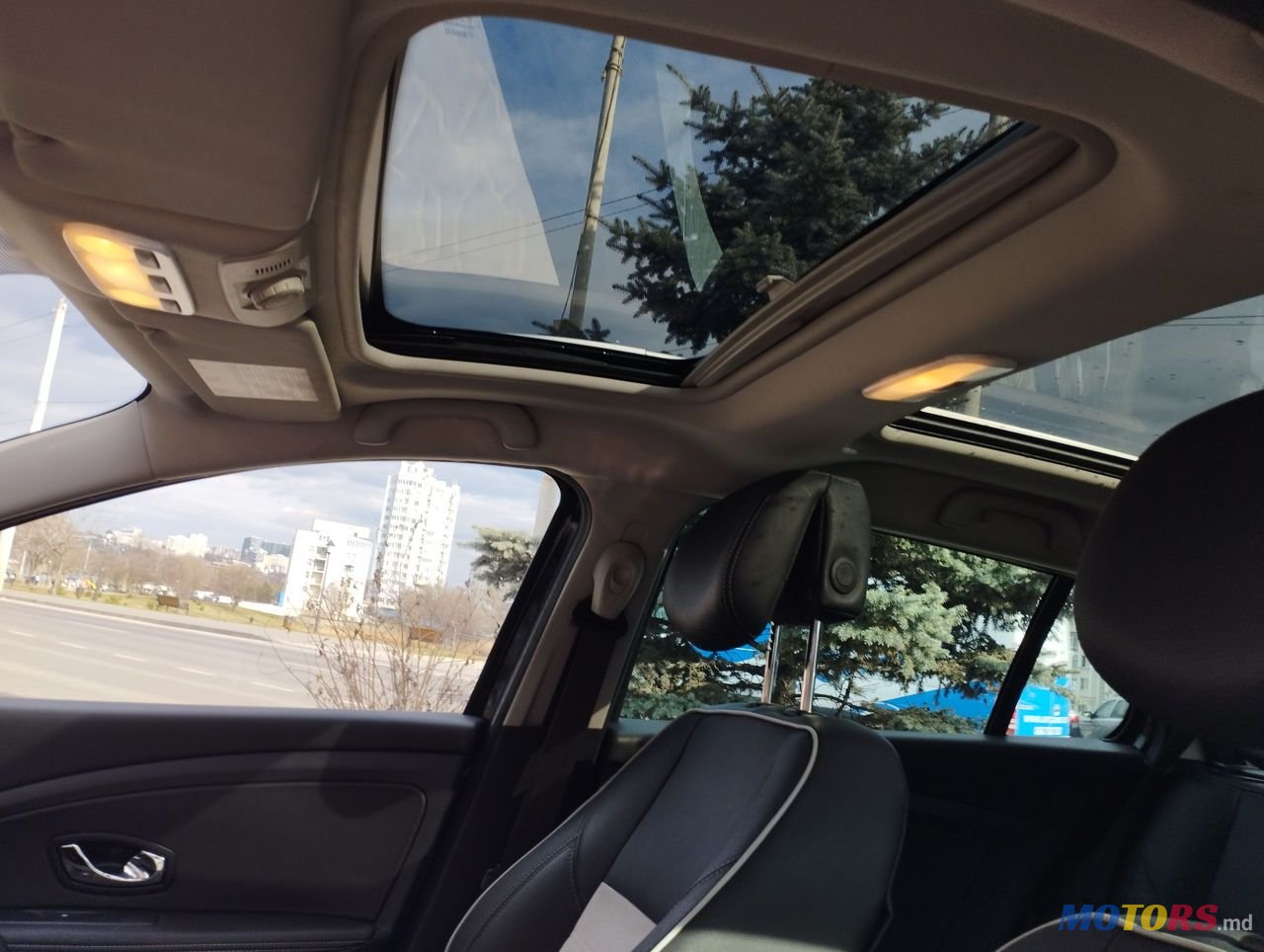 2013' Renault Megane photo #4