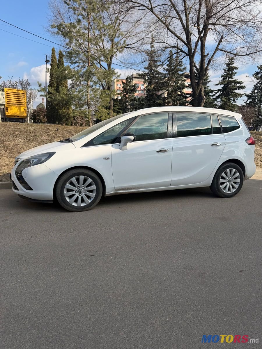2013' Opel Zafira photo #1