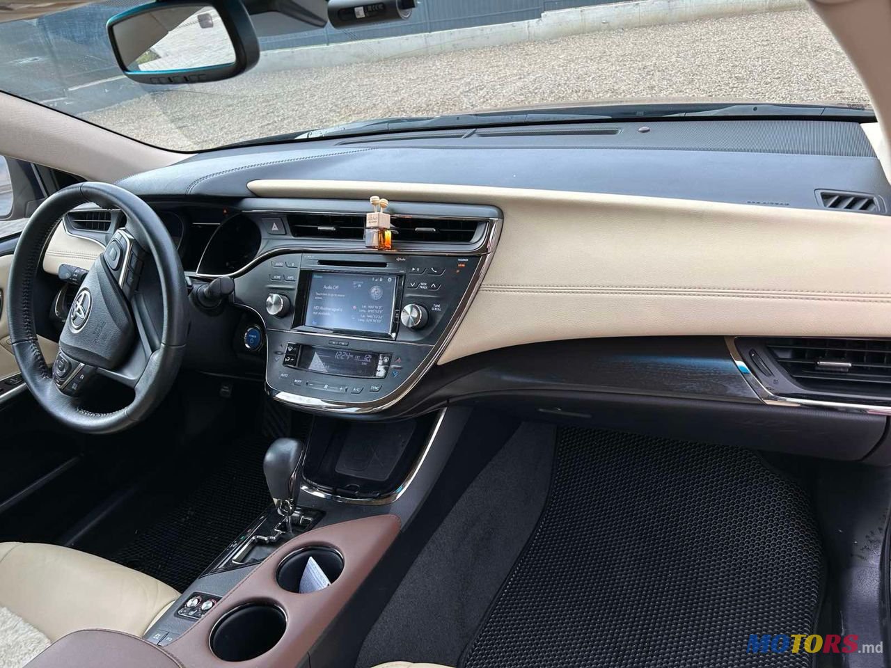 2018' Toyota Avalon photo #2