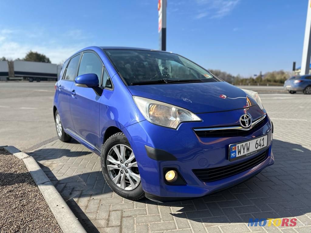 2011' Toyota Verso S photo #1