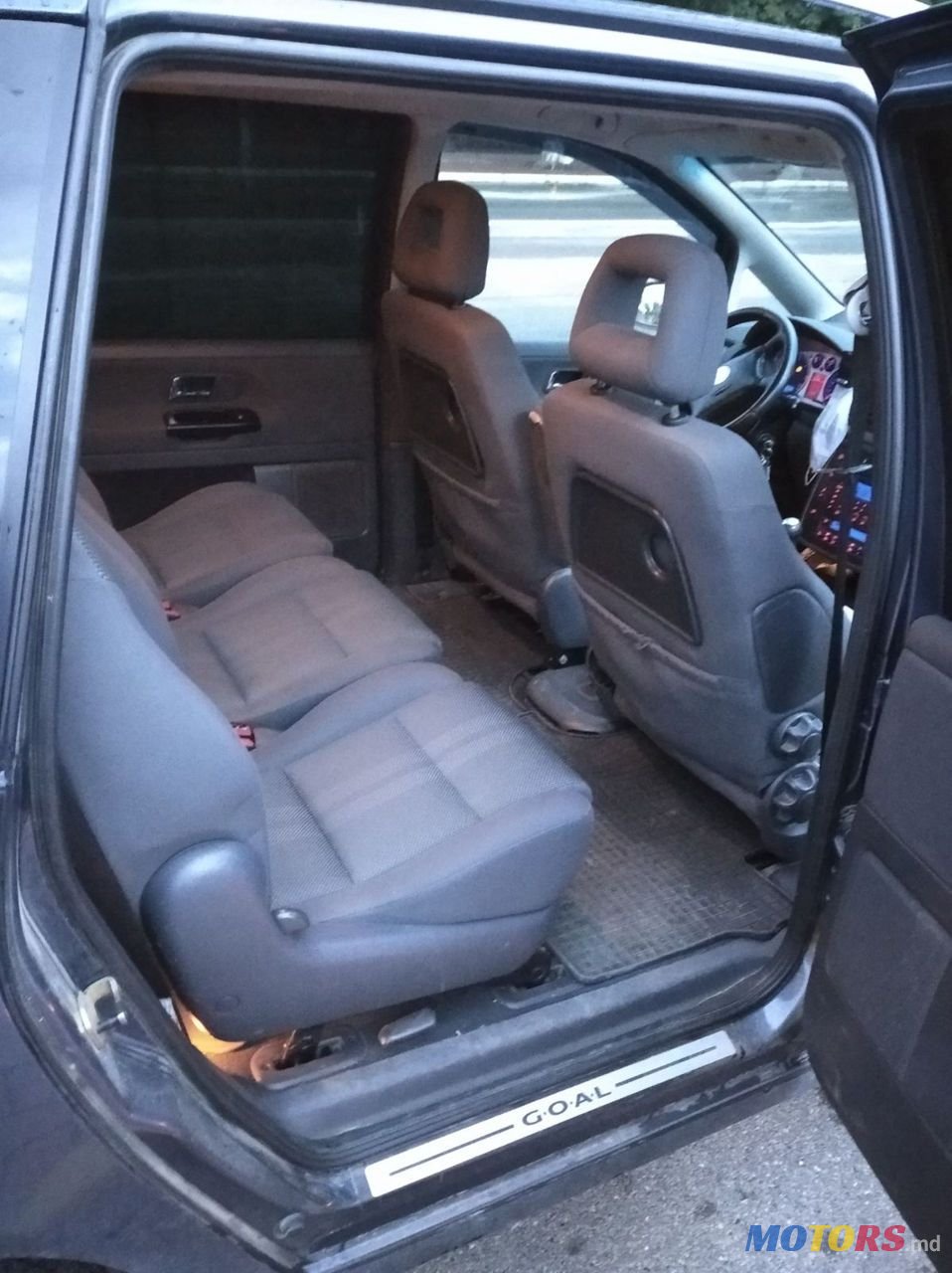 2004' Volkswagen Sharan photo #4