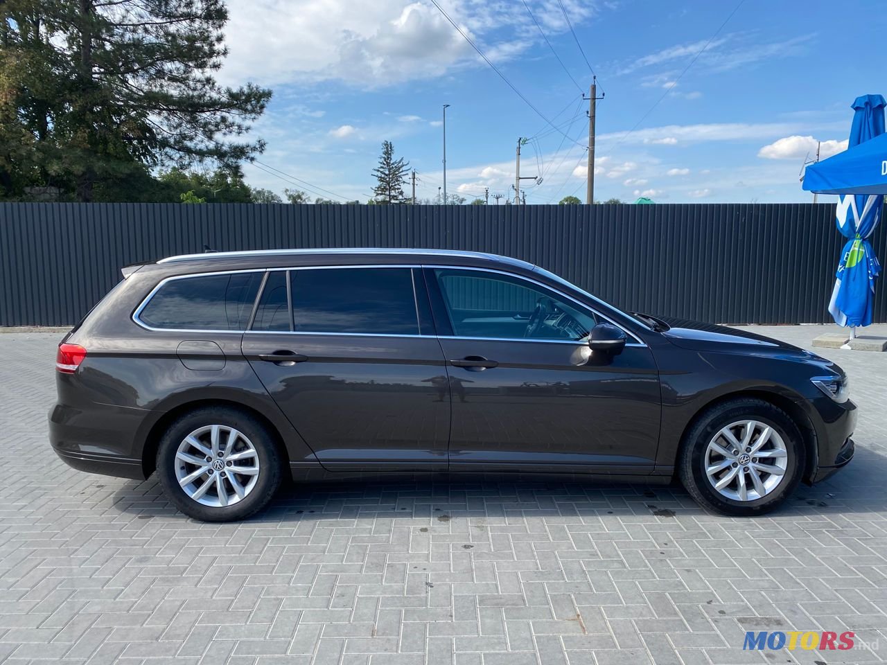 2015' Volkswagen Passat photo #2