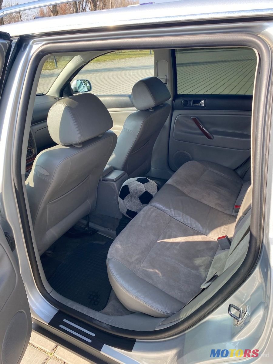 2003' Volkswagen Passat photo #6