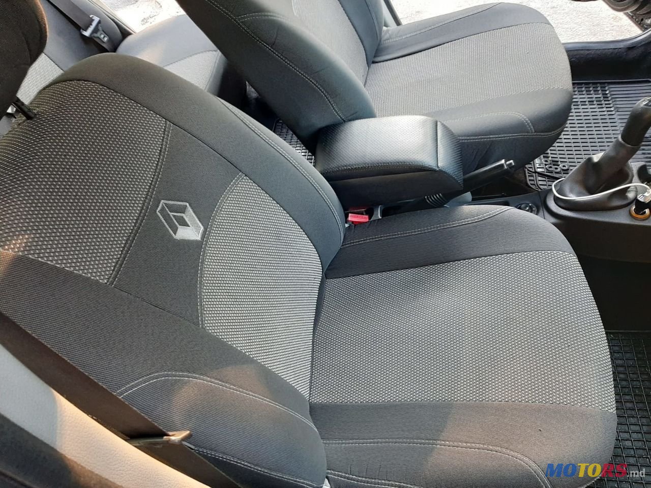 2008' Dacia Logan photo #5