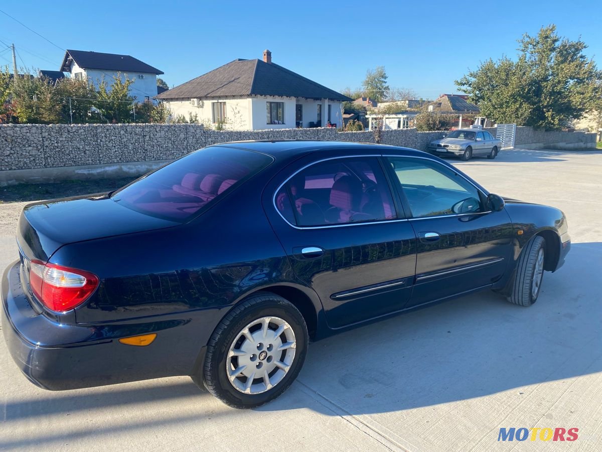 2000' Nissan Maxima photo #3