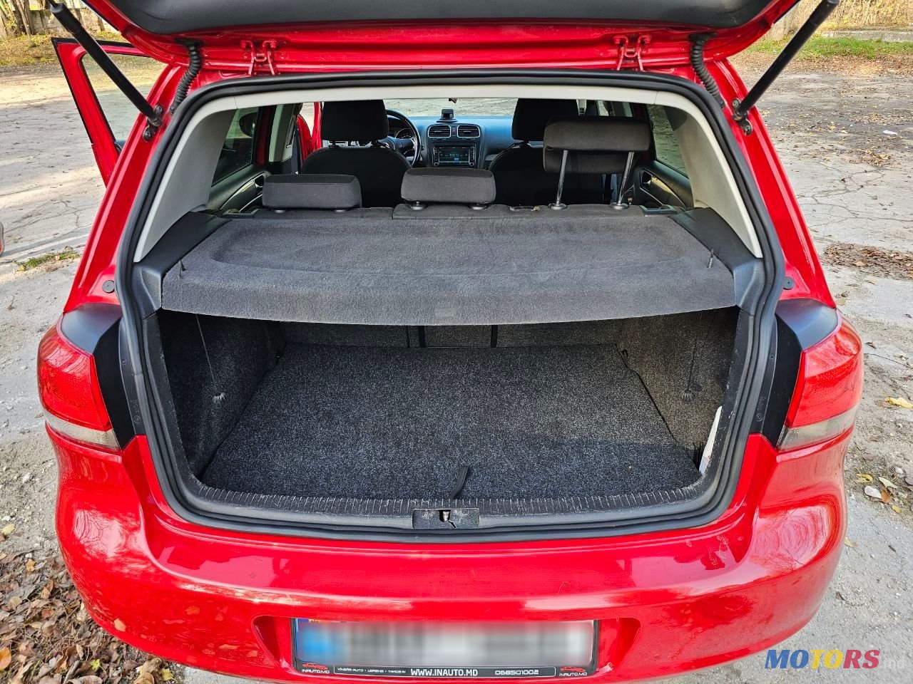 2011' Volkswagen Golf photo #6