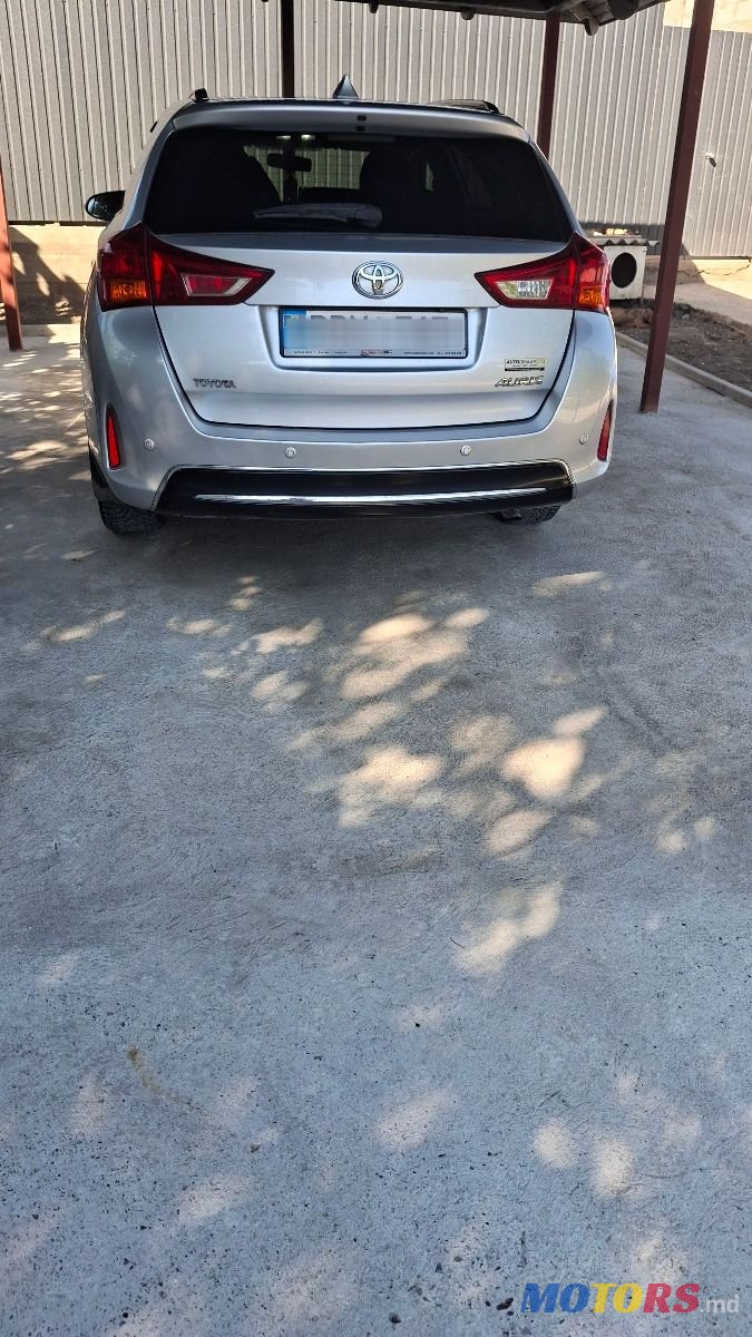 2013' Toyota Auris photo #4