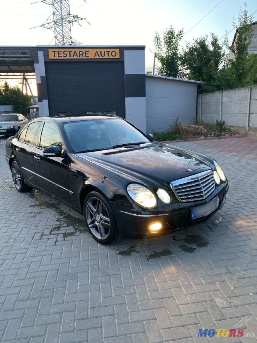 2008' Mercedes-Benz E-Class photo #2