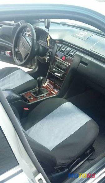 1999' Mercedes-Benz E photo #2