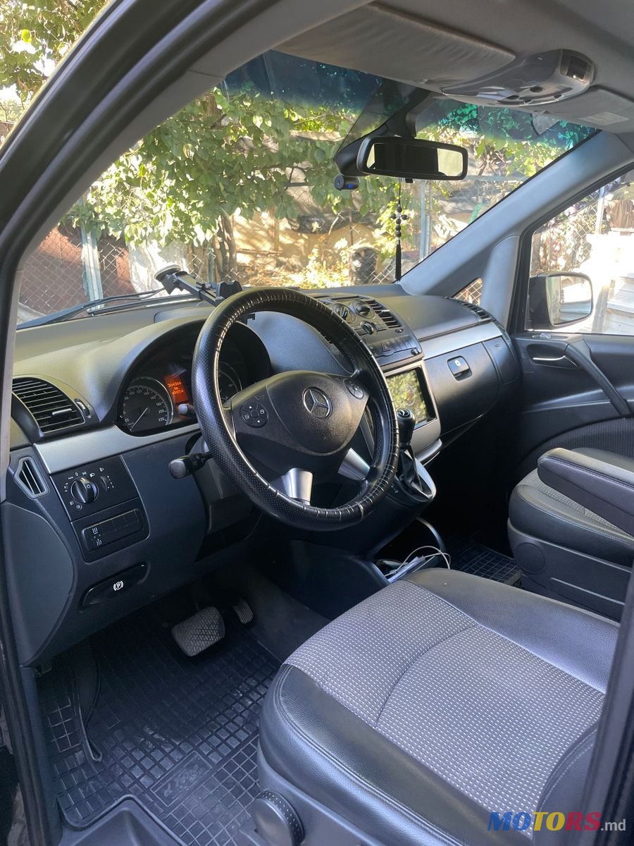 2012' Mercedes-Benz Viano photo #6