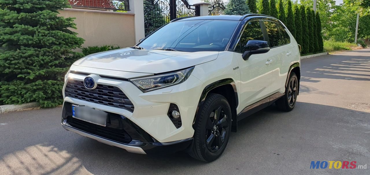 2019' Toyota RAV4 photo #3