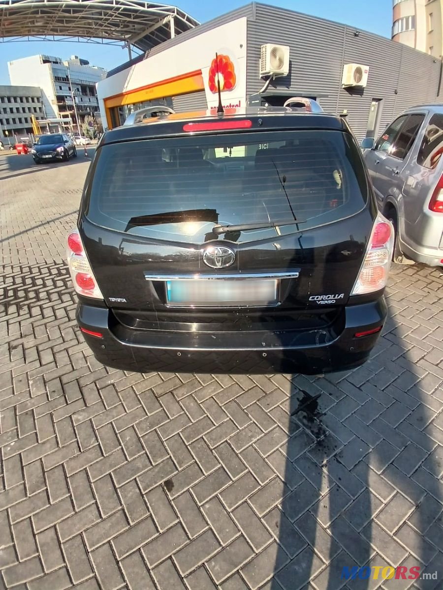 2008' Toyota Corolla Verso photo #1