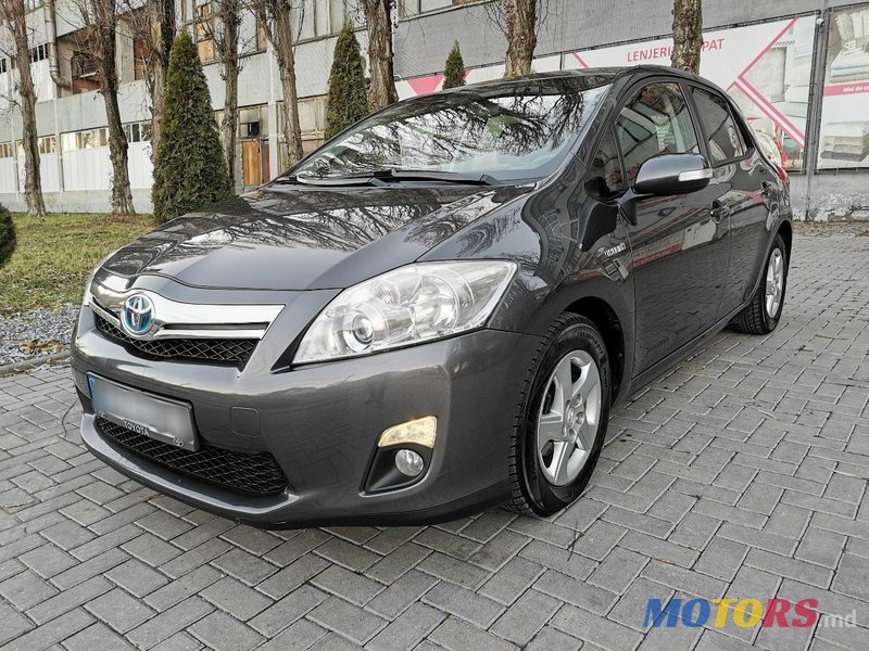 2012' Toyota Auris photo #2