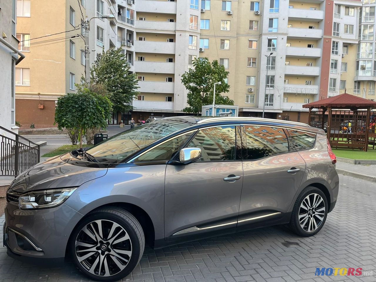 2018' Renault Grand Scenic photo #1
