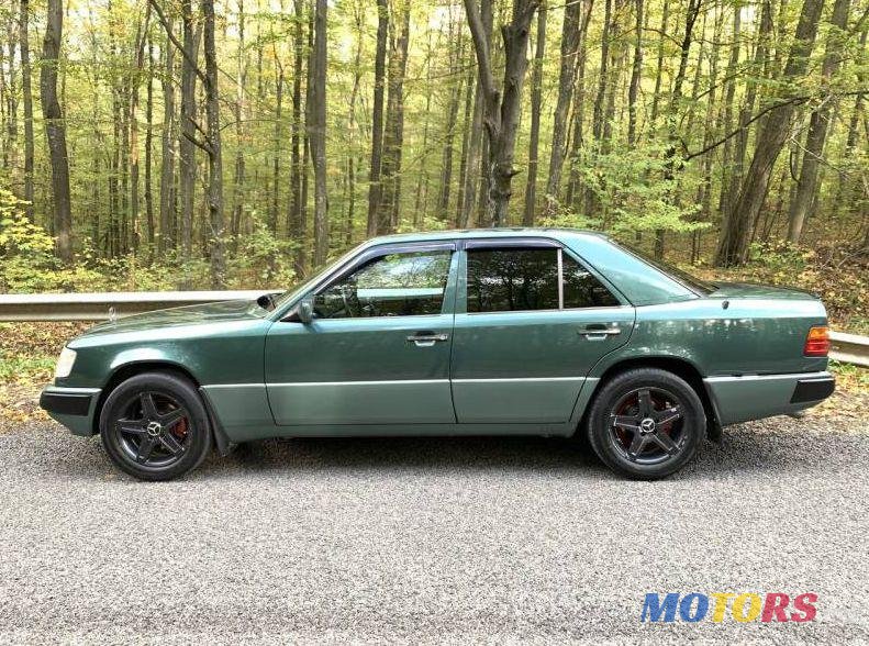 1995' Mercedes-Benz 124 photo #4