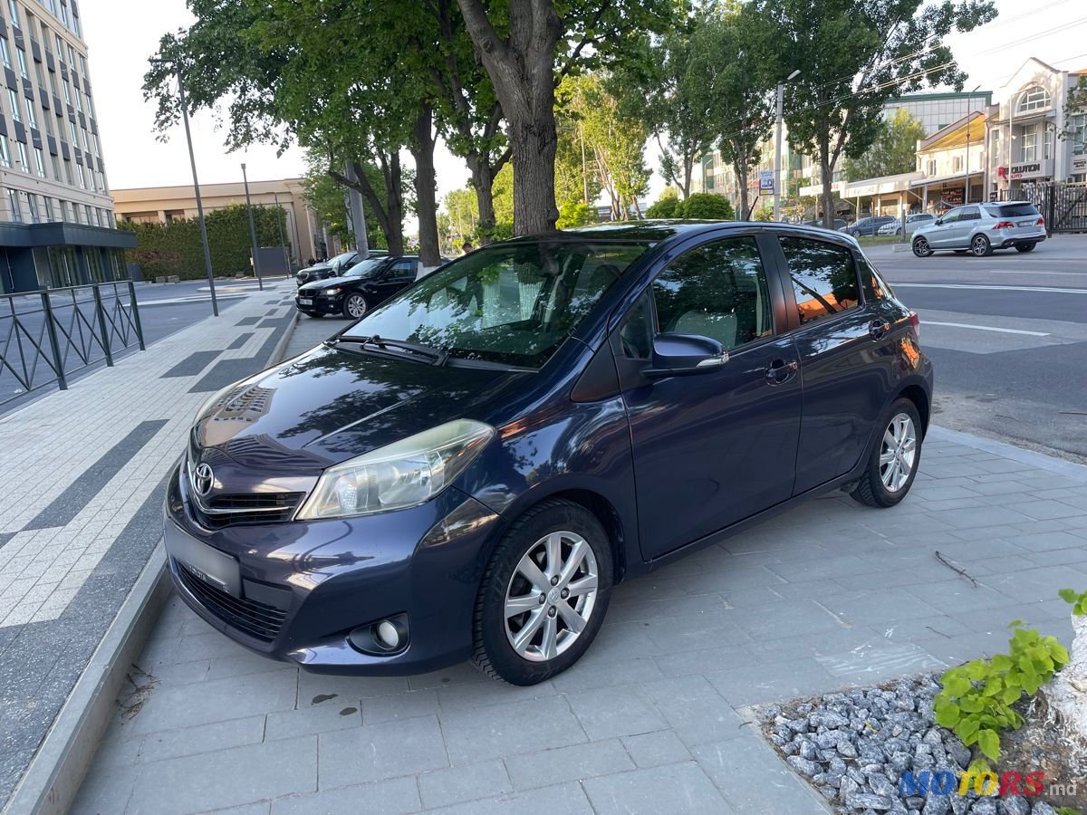 2011' Toyota Yaris photo #1