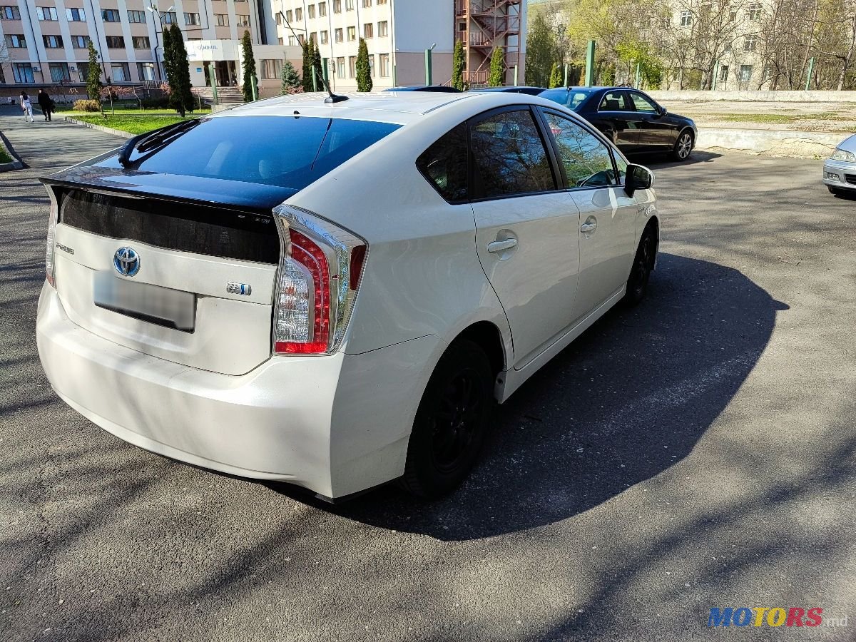2012' Toyota Prius photo #3
