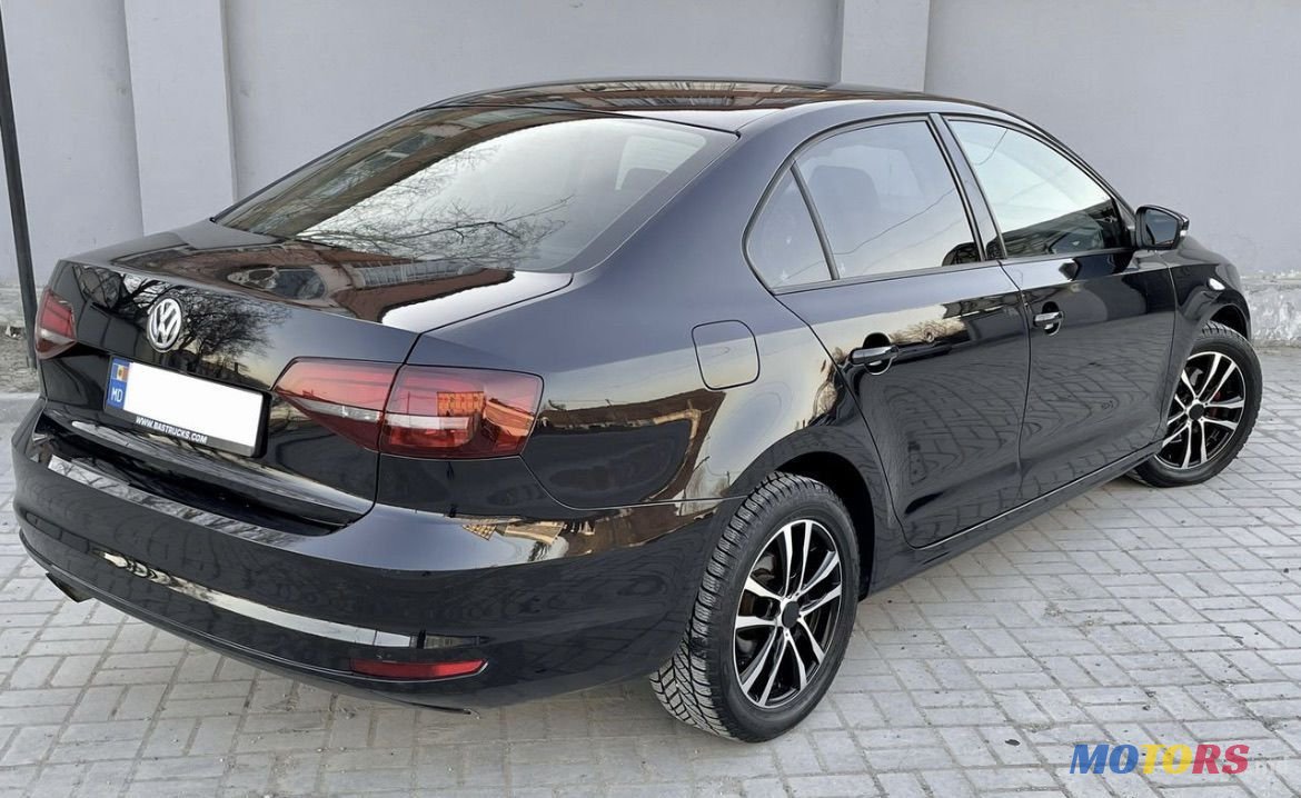 2016' Volkswagen Jetta photo #2