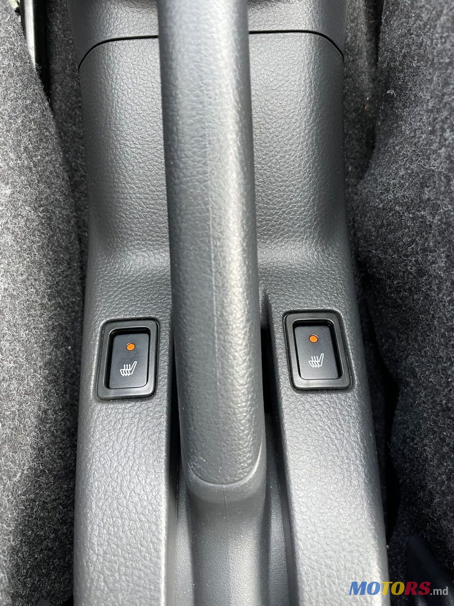 2011' Suzuki Swift photo #6