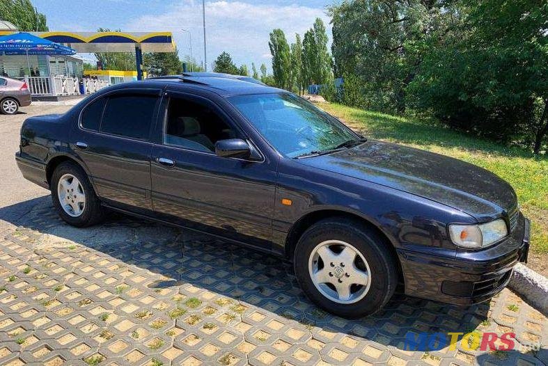 1995' Nissan Maxima photo #1