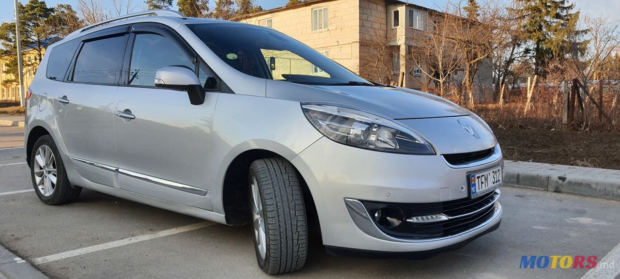 2013' Renault Grand Scenic photo #4