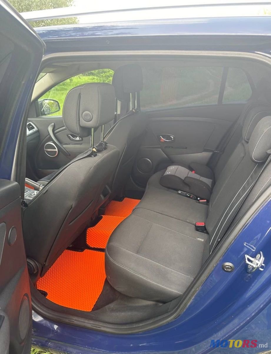 2013' Renault Megane photo #5