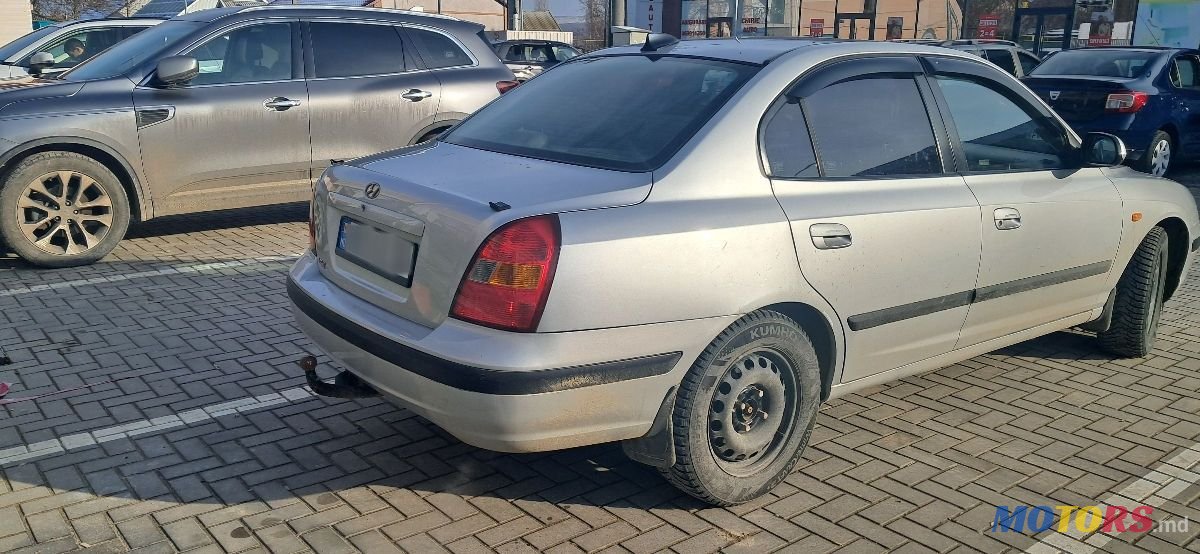 2001' Hyundai Elantra photo #2