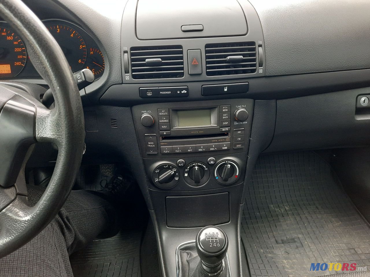 2008' Toyota Avensis photo #4