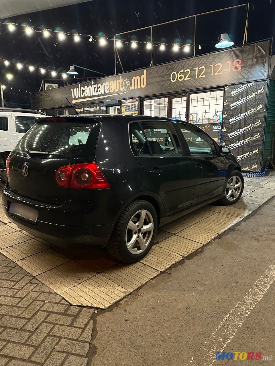 2008' Volkswagen Golf photo #4