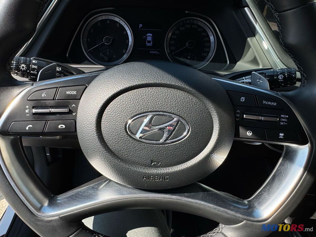 2020' Hyundai Sonata photo #2