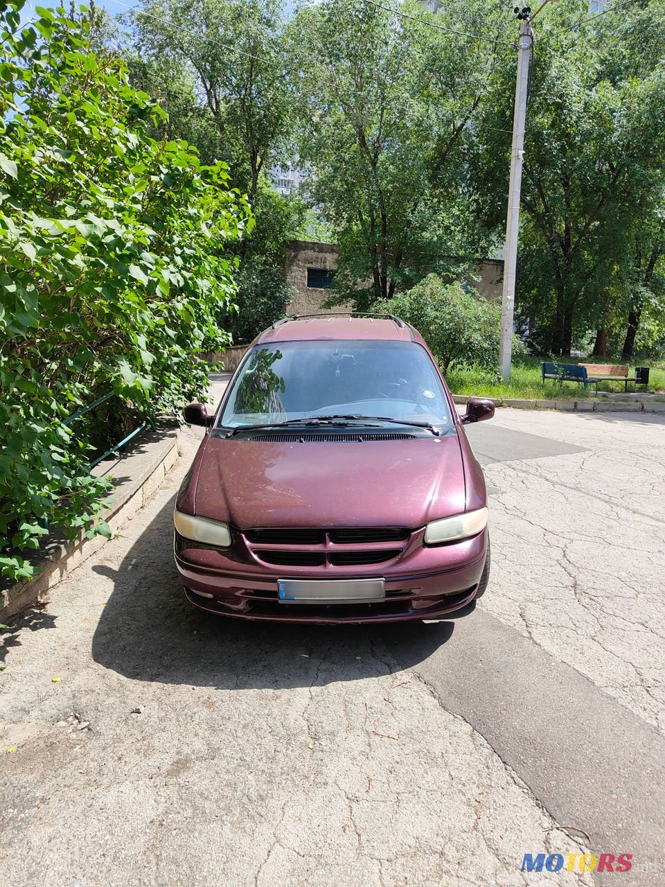 1998' Chrysler Grand Voyager photo #1