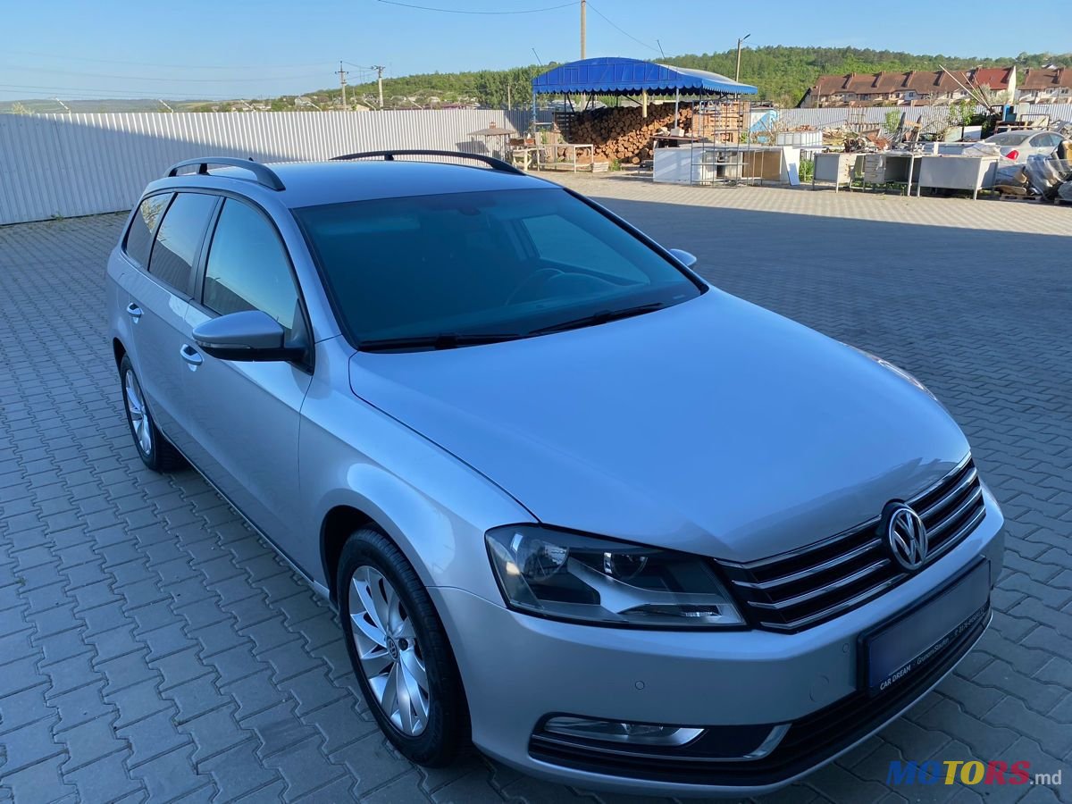 2012' Volkswagen Passat photo #1