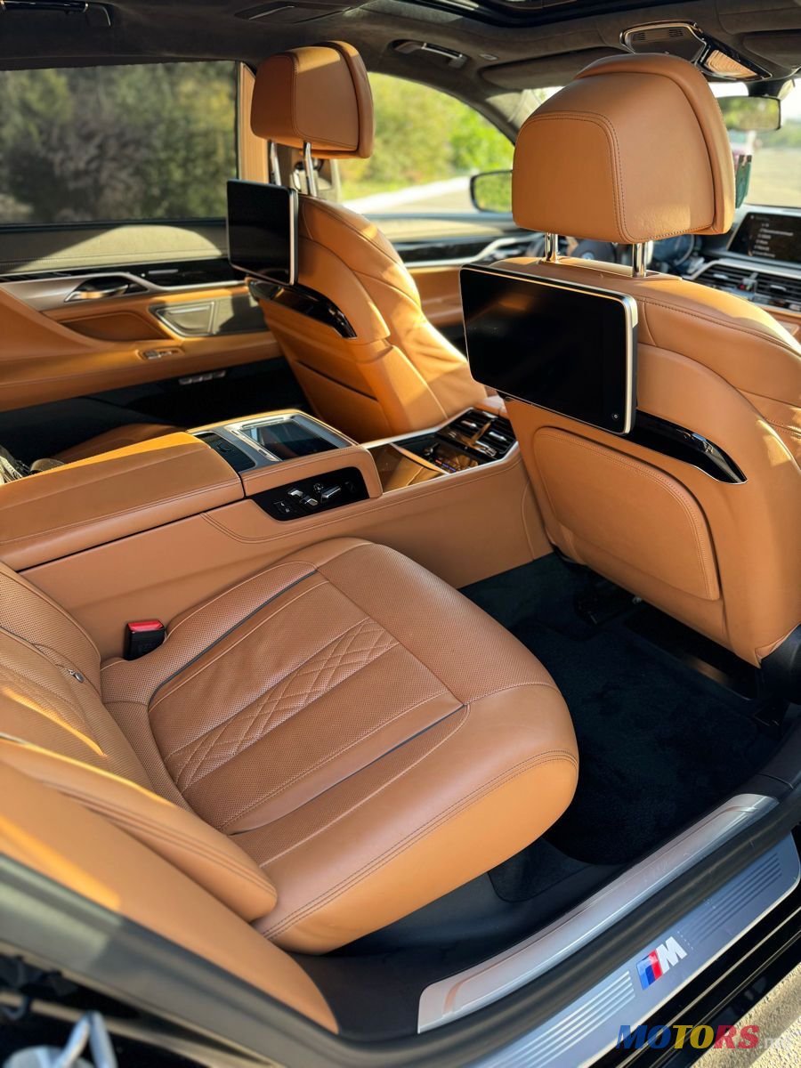 2017' BMW 7 Series photo #6