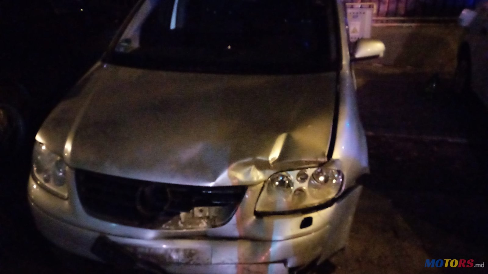 2004' Volkswagen Touran photo #1