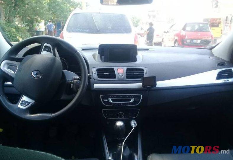 2011' Renault Megane photo #1