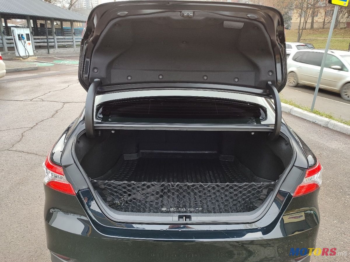 2019' Toyota Camry photo #5