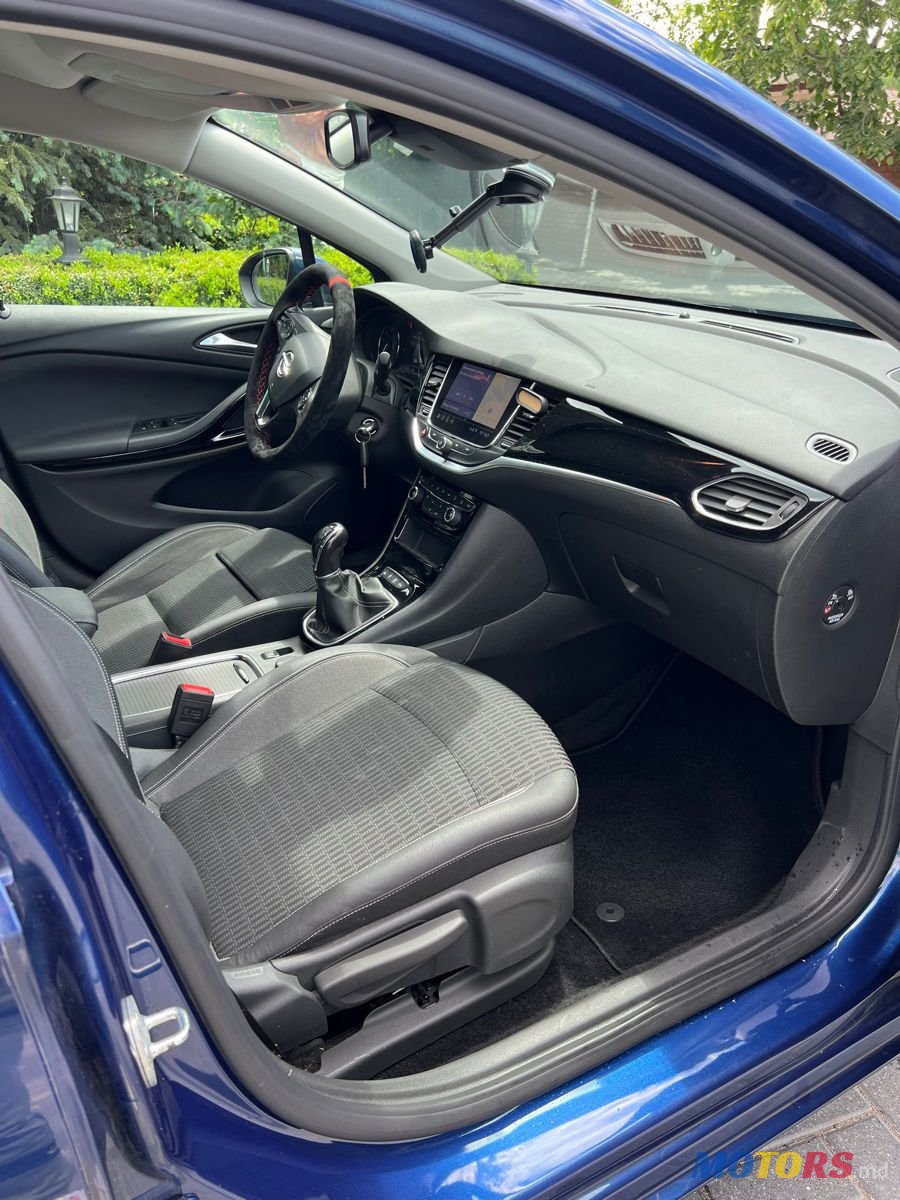 2020' Opel Astra photo #4