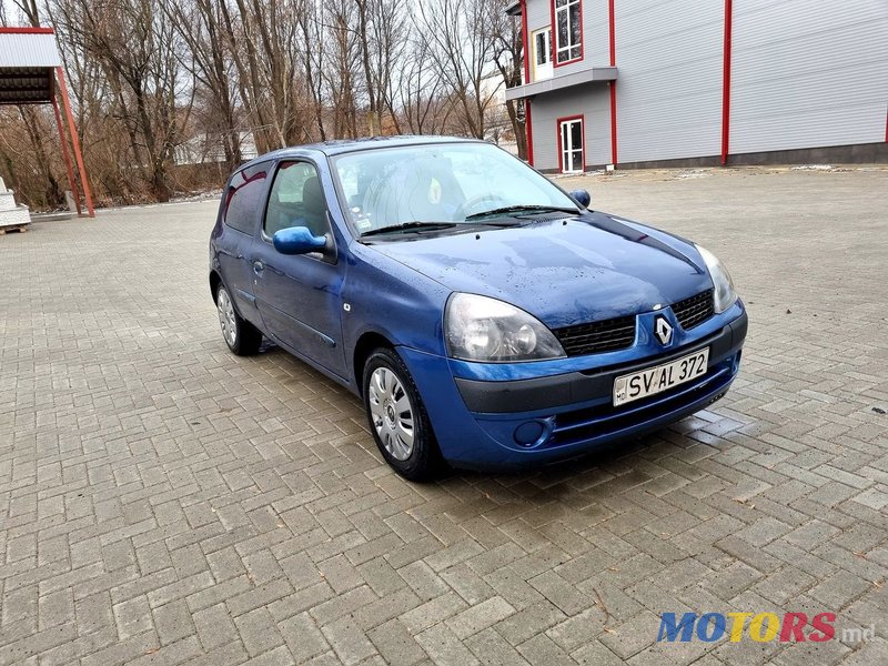 2002' Renault Clio photo #2