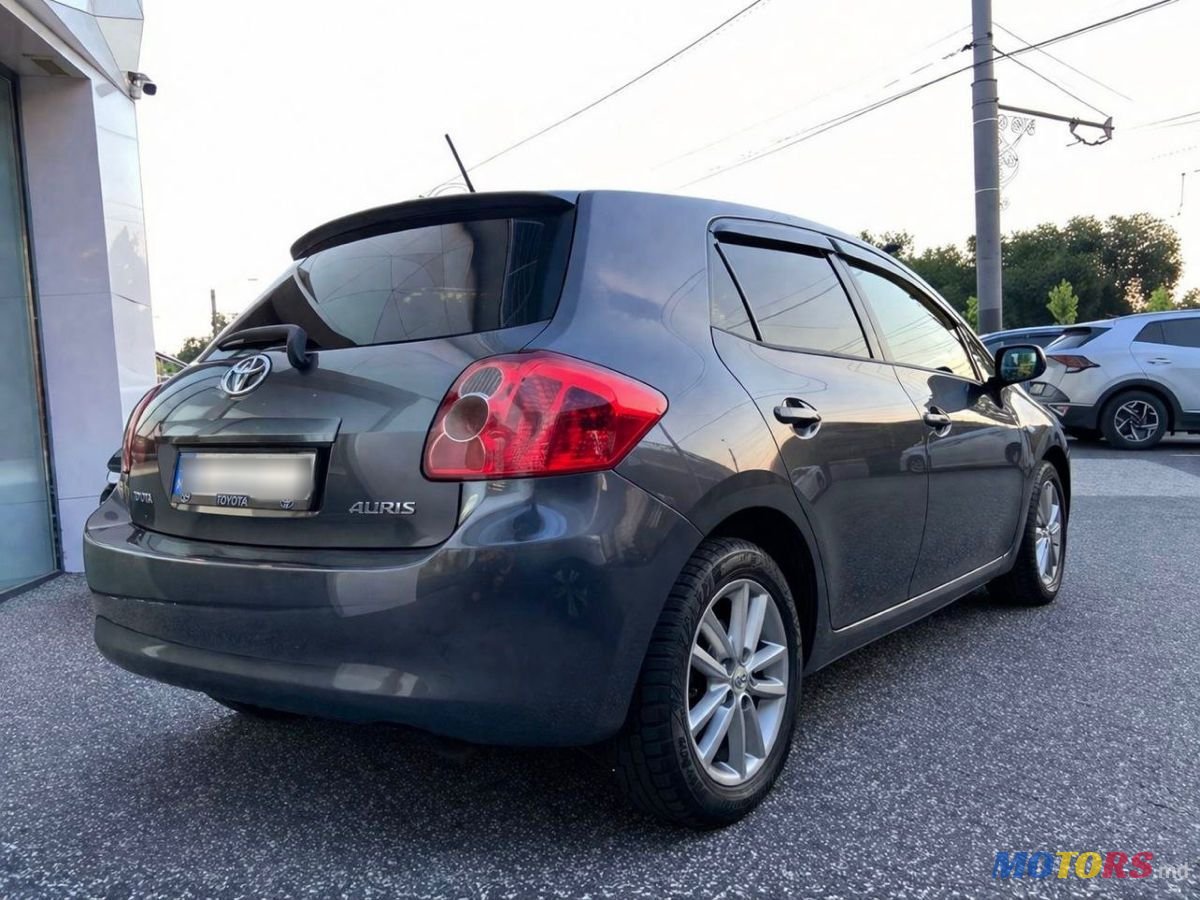 2009' Toyota Auris photo #4