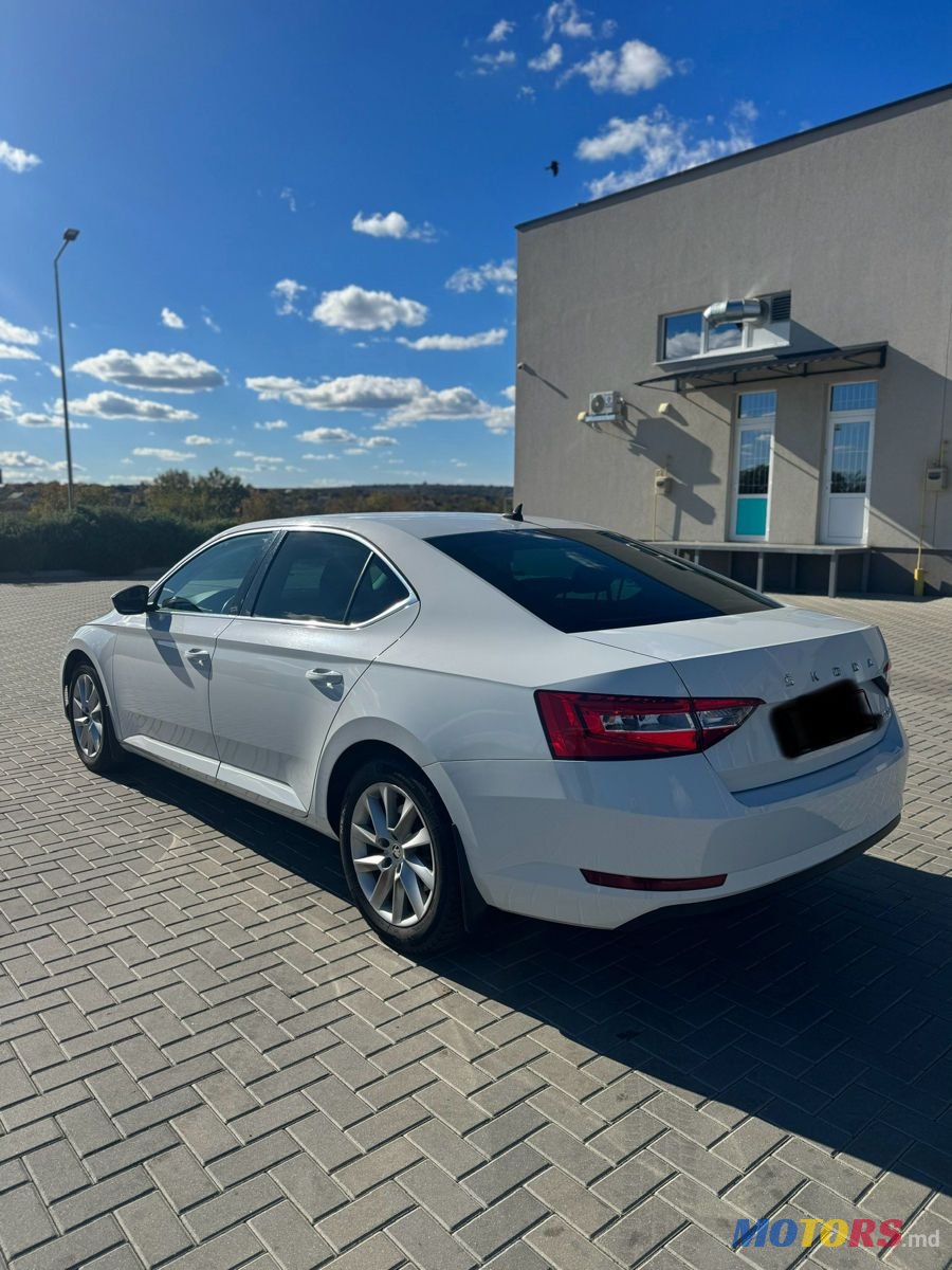 2019' Skoda Superb photo #3