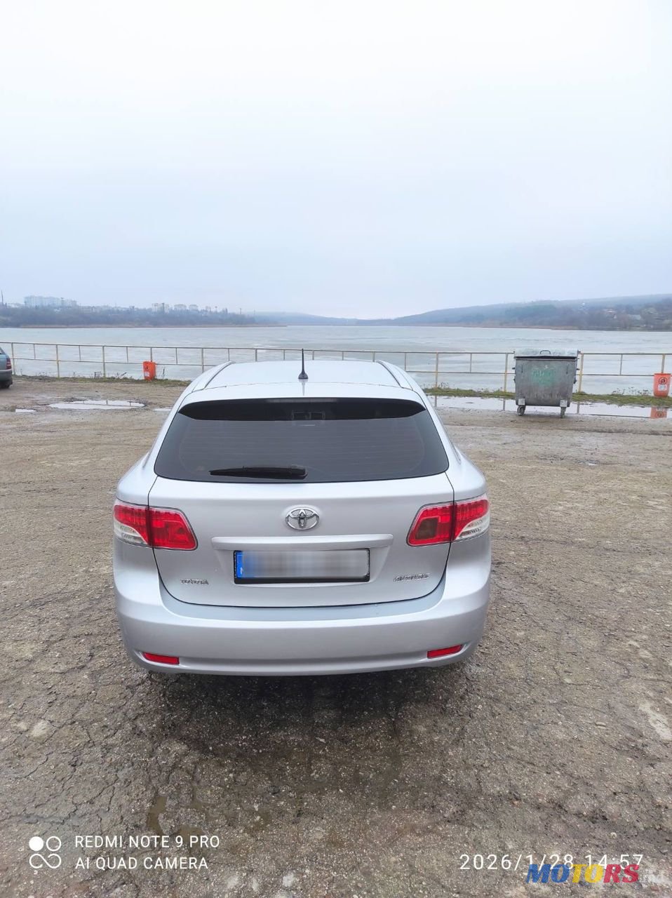 2011' Toyota Avensis photo #1