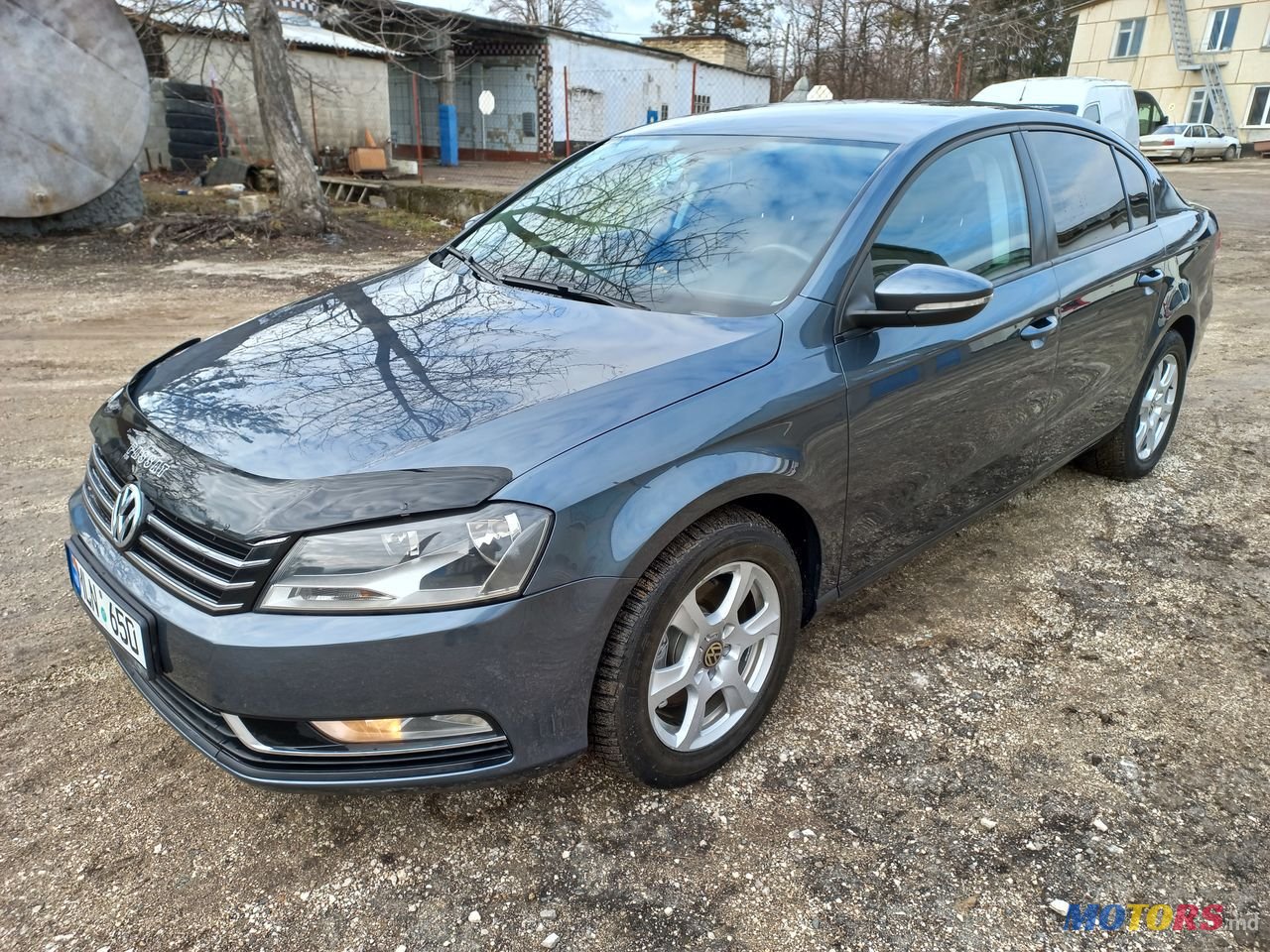 2011' Volkswagen Passat photo #1